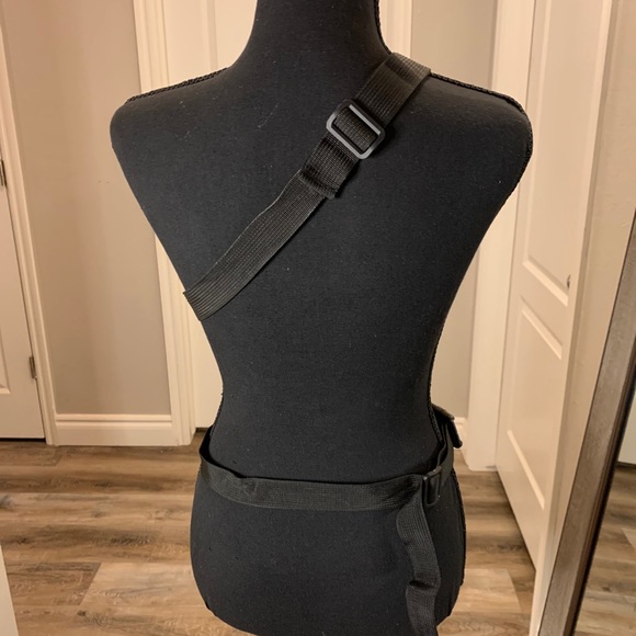 Set of 2 Buckle Fanny Packs - Picture 13 of 16